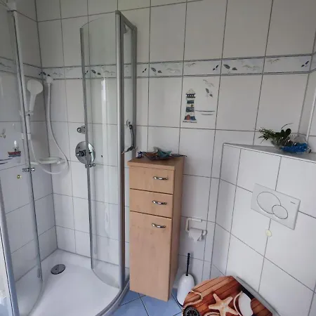 4 Personen Fachwerkhaus In Erster Reihe Zum Deich Mit Badewanne Und Kamin *