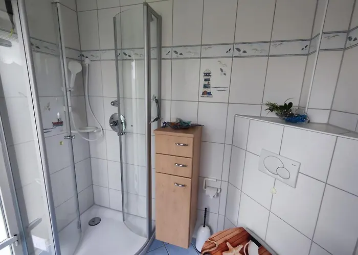 4 Personen Fachwerkhaus In Erster Reihe Zum Deich Mit Badewanne Und Kamin *